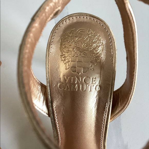 Vince Camuto Enella Ankle Strap Sandal In Gold size 8.5M - Picture 3 of 6